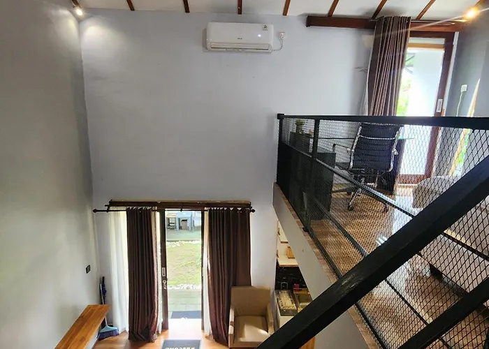 Loft Mezannine Sutji Lliving *