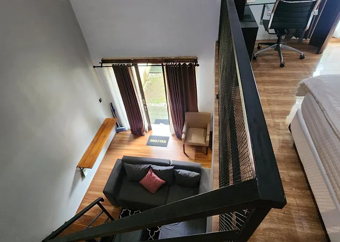 Loft Mezannine Sutji Lliving * サヌール