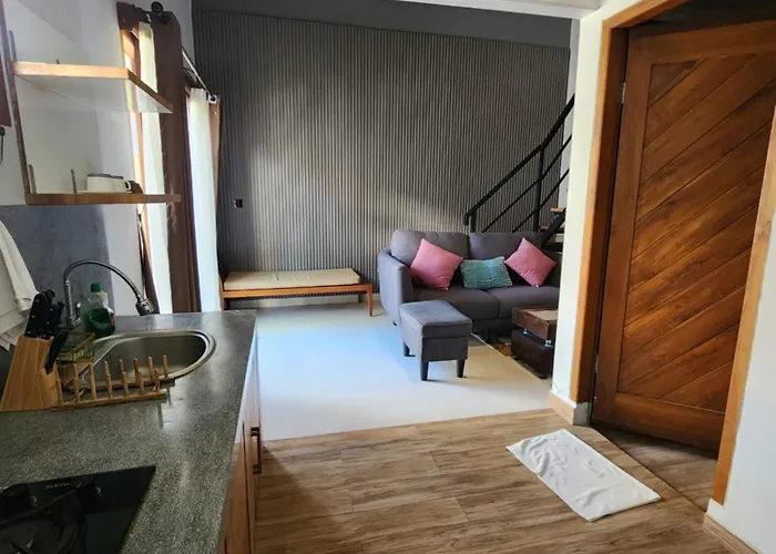 Loft Mezannine Sutji Lliving