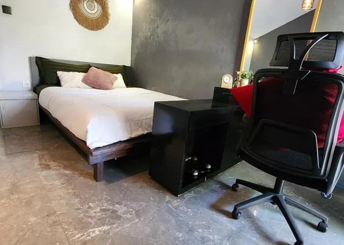 Loft Mezannine Sutji Lliving * サヌール