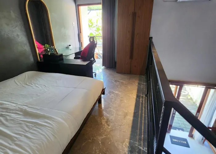 Loft Mezannine Sutji Lliving * サヌール