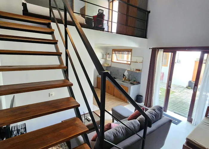 アパート Loft Mezannine Sutji Lliving *