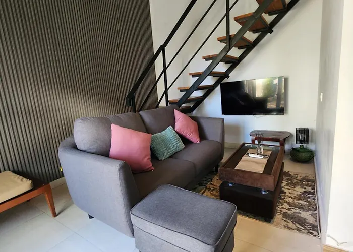 Loft Mezannine Sutji Lliving *