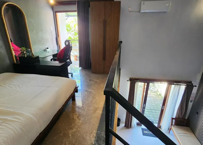 Loft Mezannine Sutji Lliving サヌール
